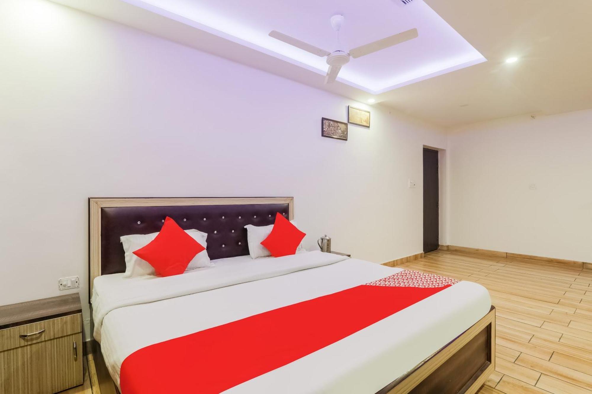 Hotel O The Maharaja Inn Λάκναου Εξωτερικό φωτογραφία