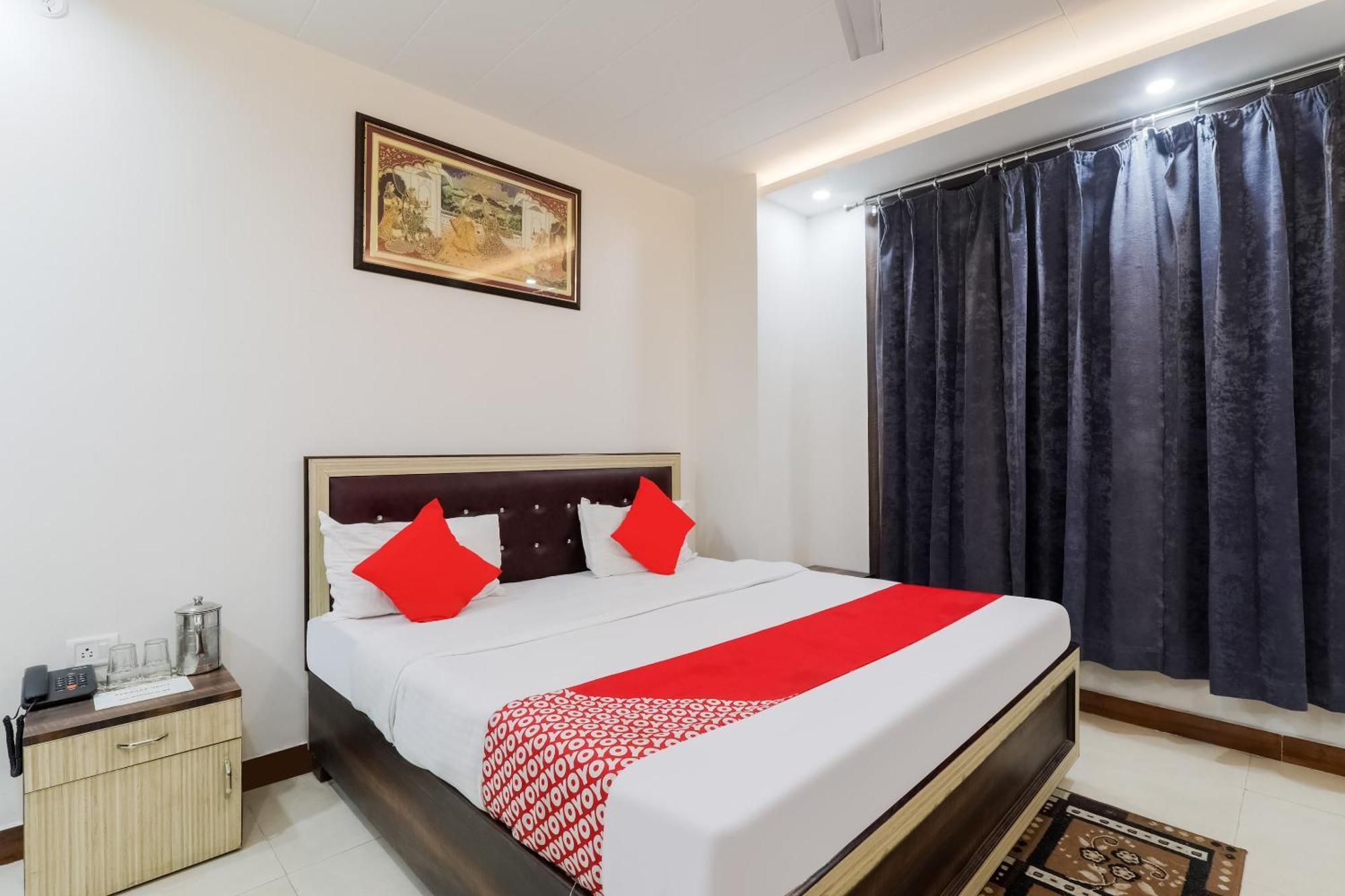 Hotel O The Maharaja Inn Λάκναου Εξωτερικό φωτογραφία