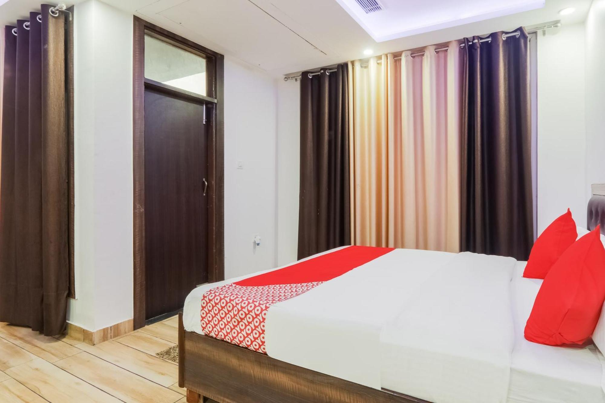 Hotel O The Maharaja Inn Λάκναου Εξωτερικό φωτογραφία