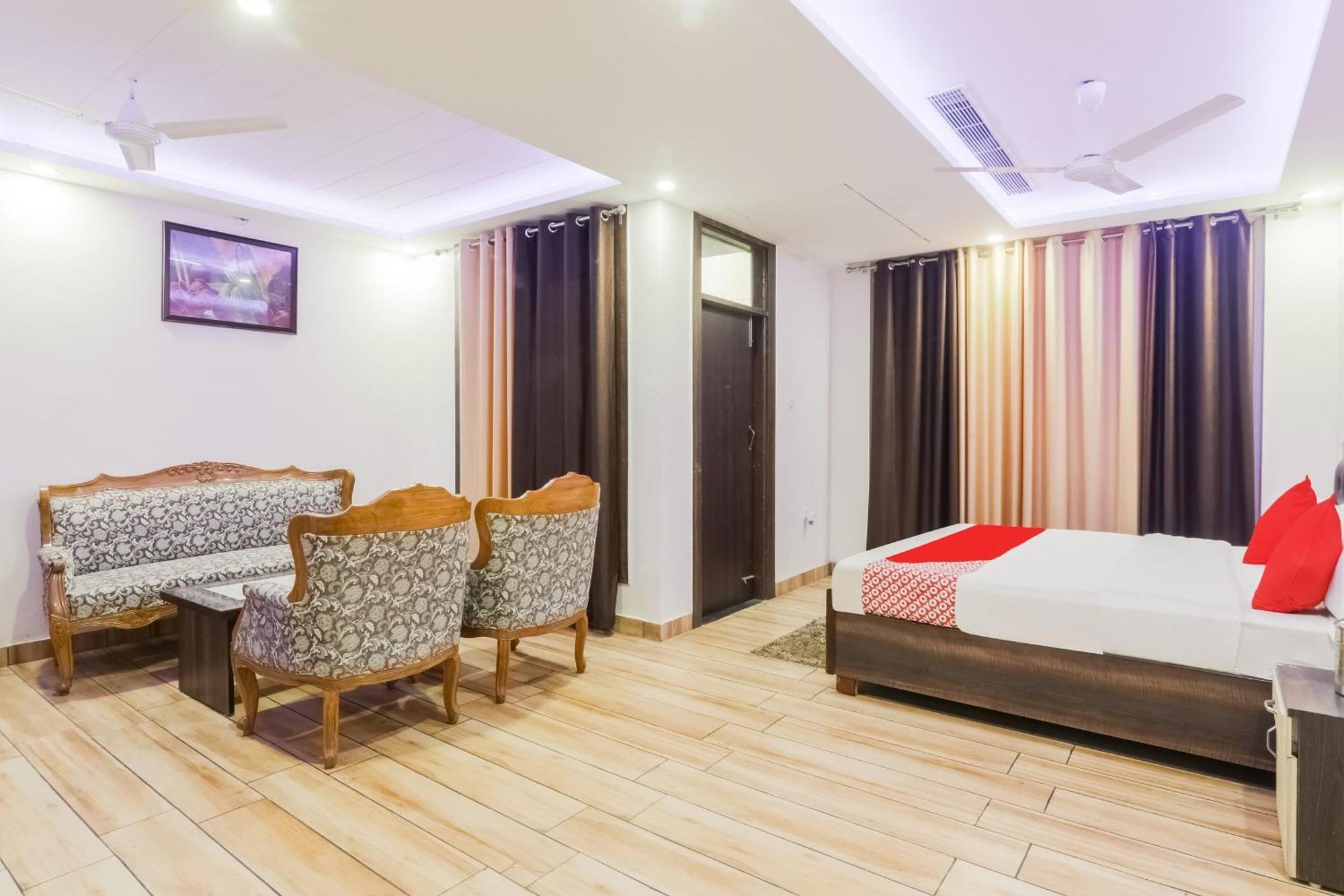 Hotel O The Maharaja Inn Λάκναου Εξωτερικό φωτογραφία
