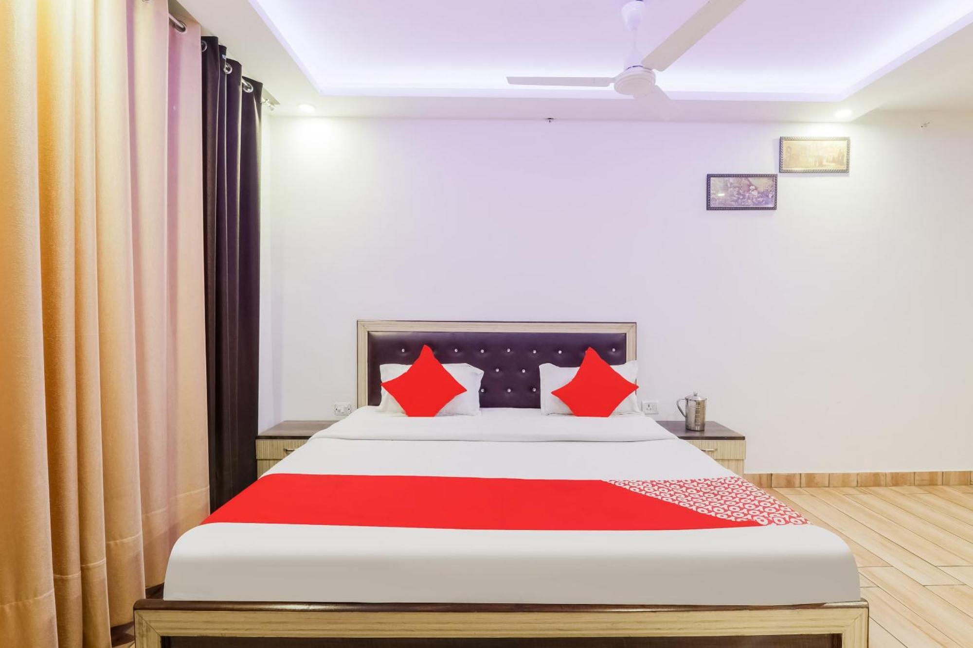 Hotel O The Maharaja Inn Λάκναου Εξωτερικό φωτογραφία