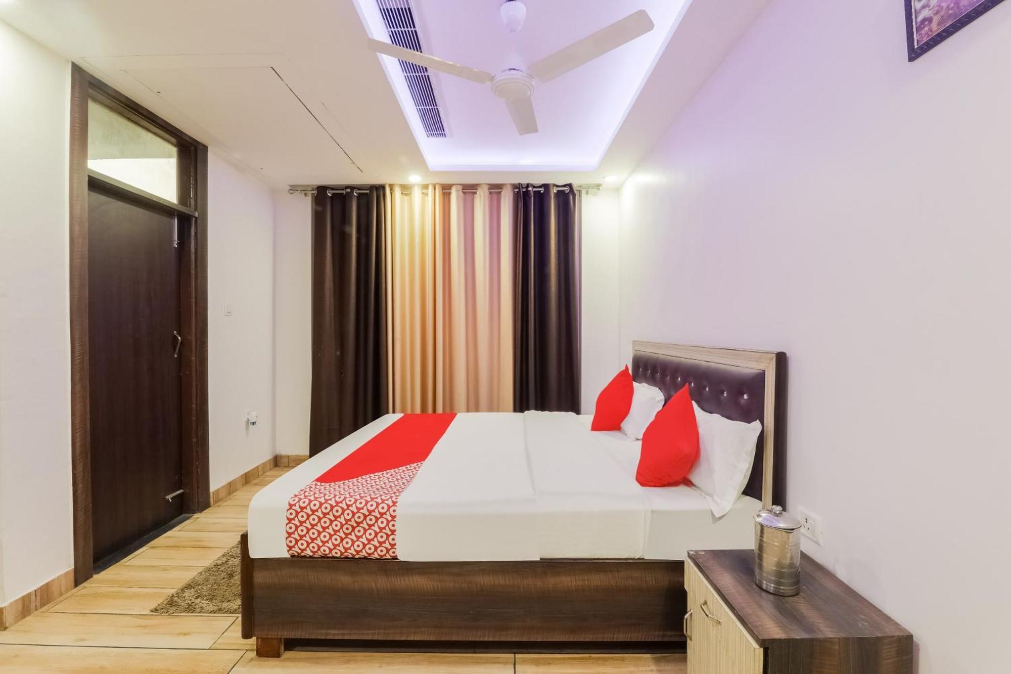 Hotel O The Maharaja Inn Λάκναου Εξωτερικό φωτογραφία