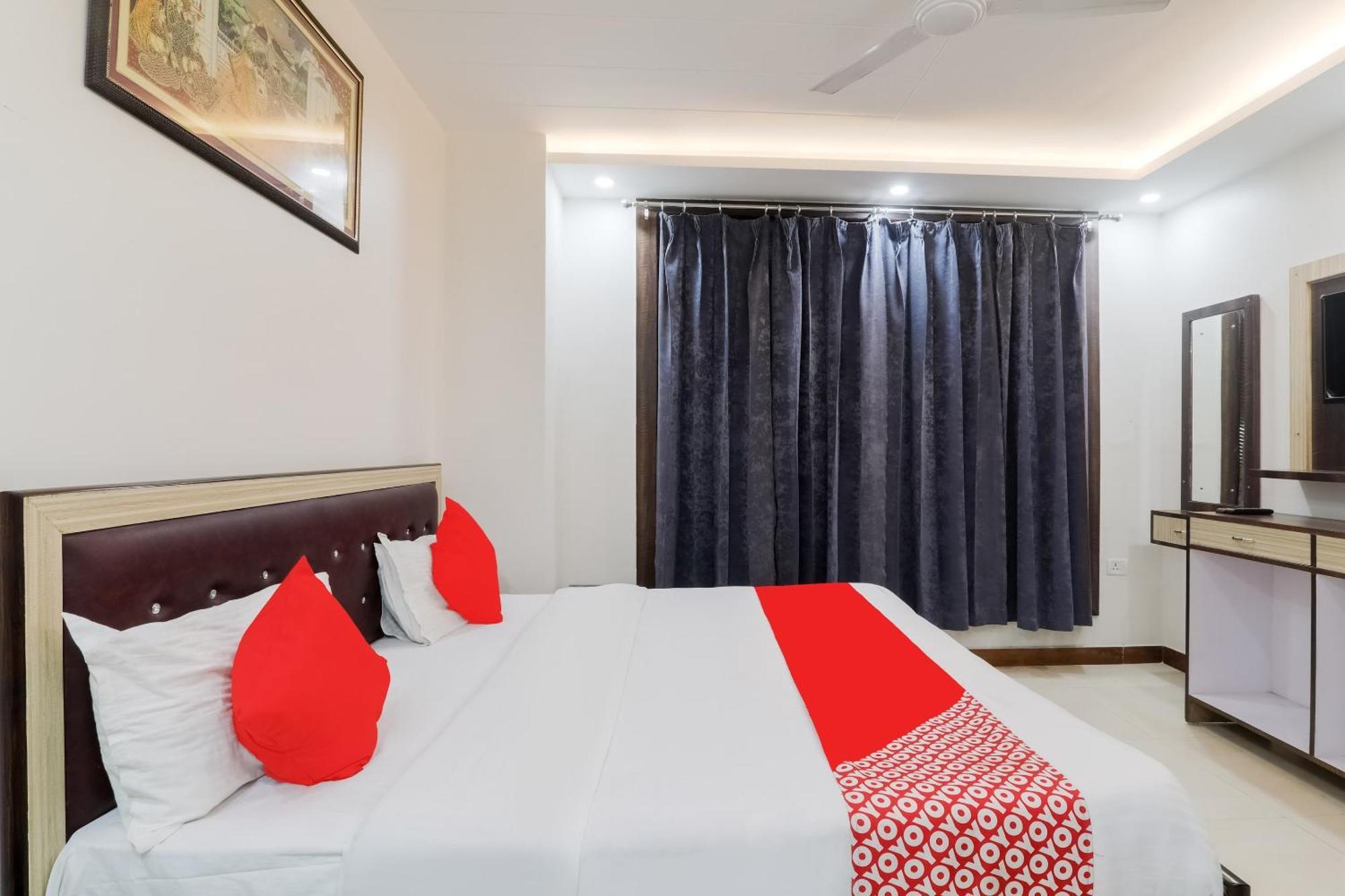 Hotel O The Maharaja Inn Λάκναου Εξωτερικό φωτογραφία