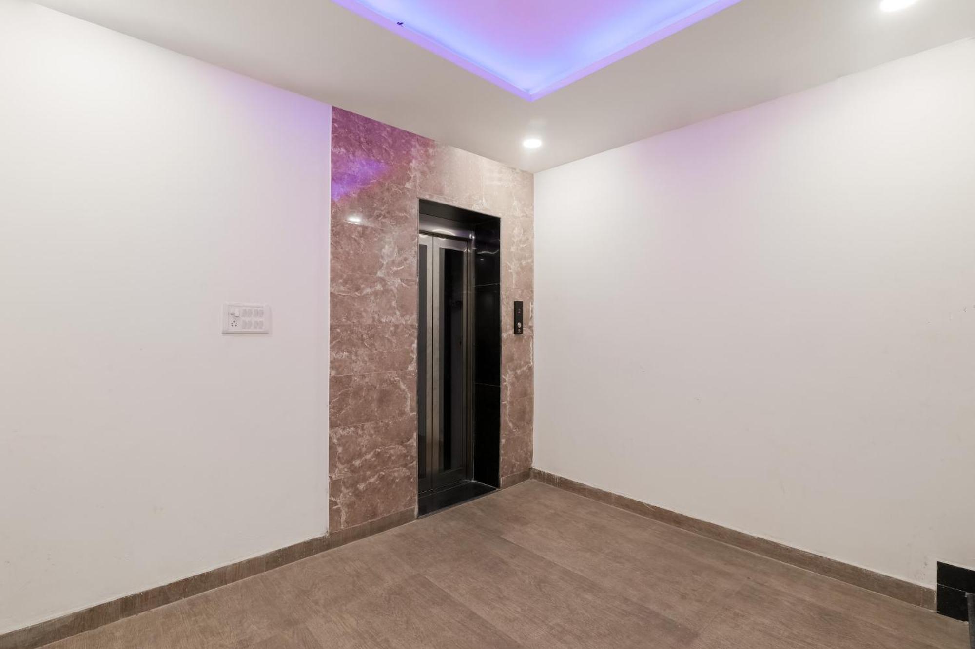 Hotel O The Maharaja Inn Λάκναου Εξωτερικό φωτογραφία