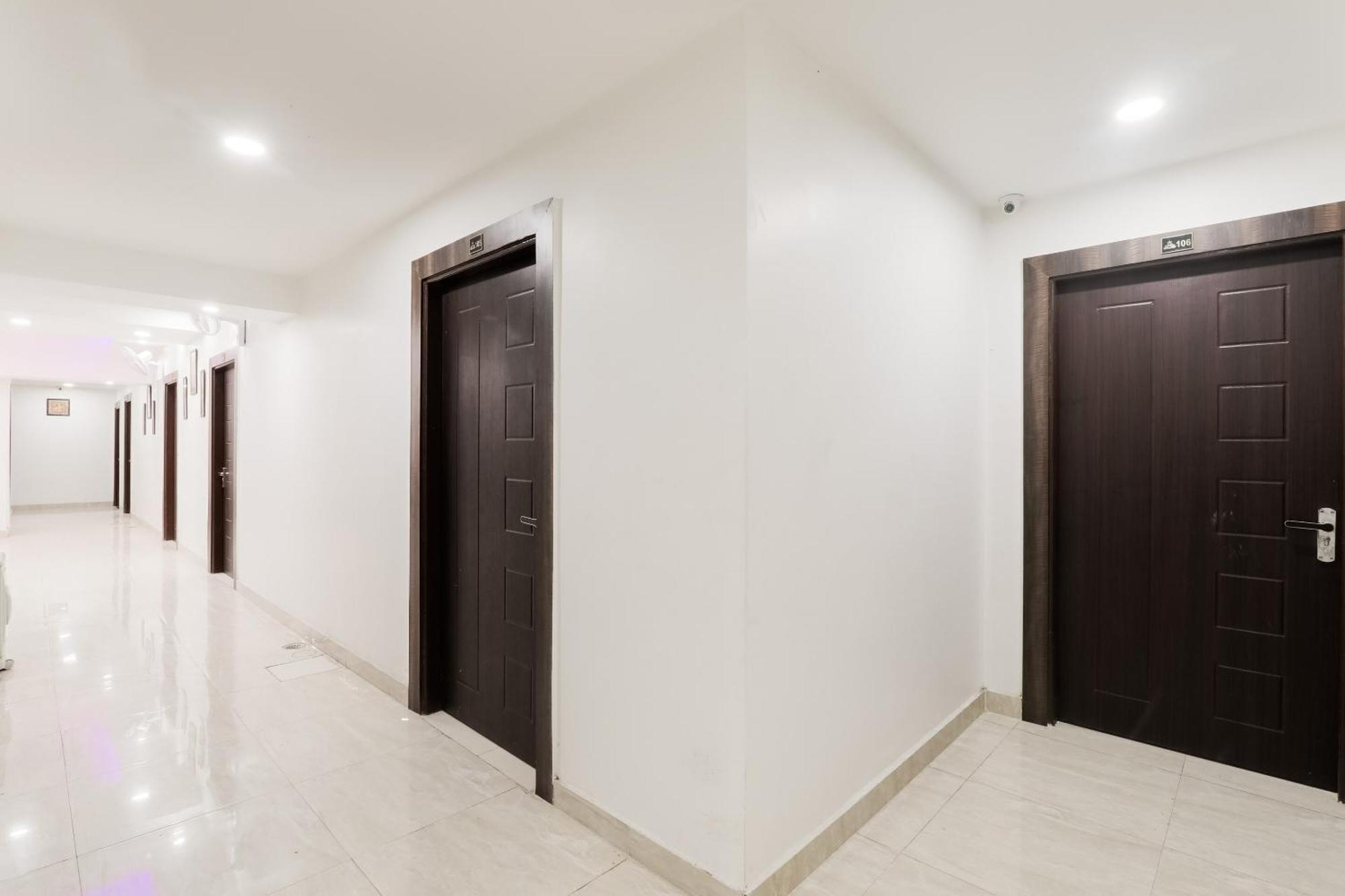 Hotel O The Maharaja Inn Λάκναου Εξωτερικό φωτογραφία